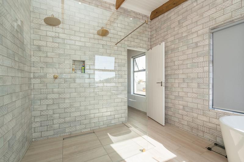 4 Bedroom Property for Sale in Sandy Point Western Cape